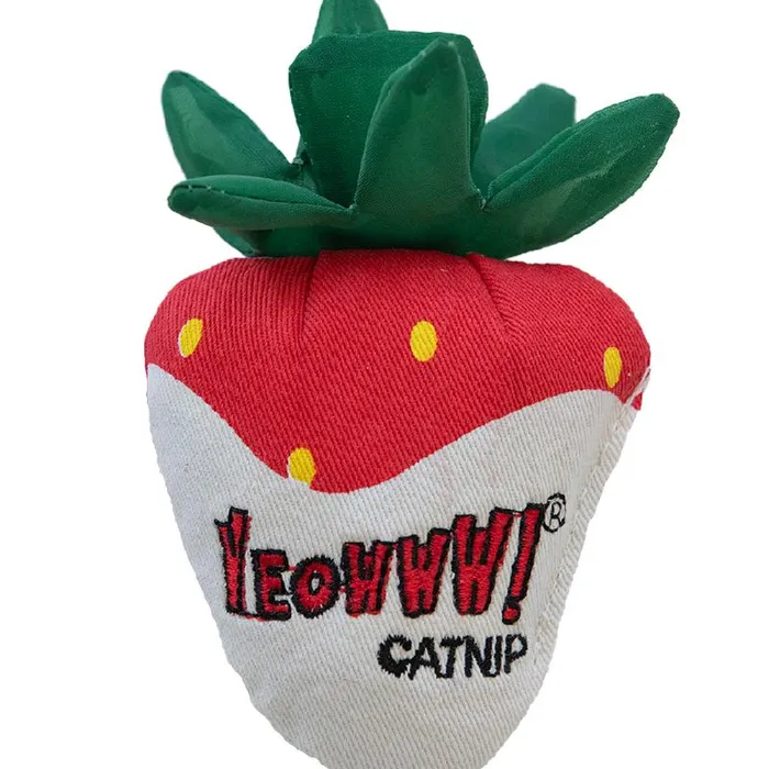 Yeowww! Catnip Strawberry White Chocolate Dipped