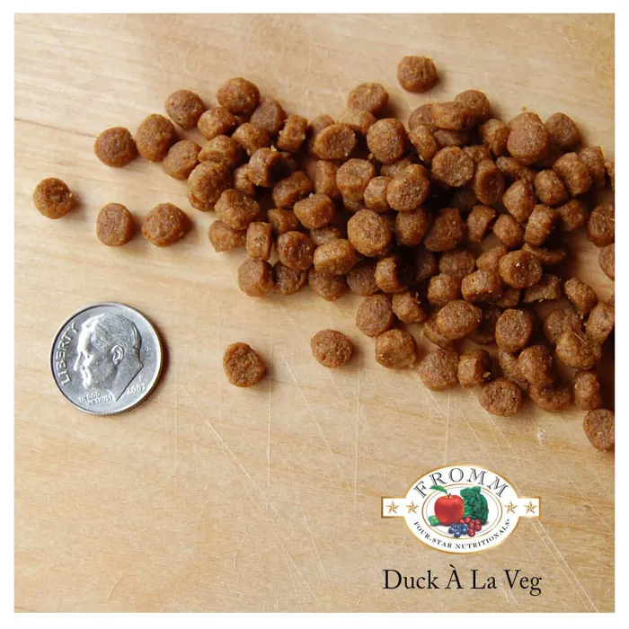 Fromm Duck À La Veg cat food kibble contents
