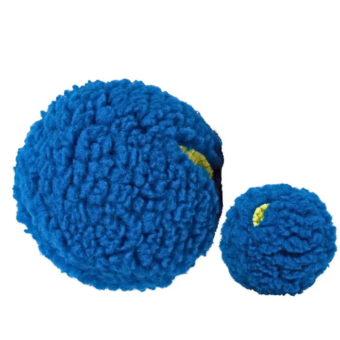 Huggle Hounds Treat Trap large and small blue balls