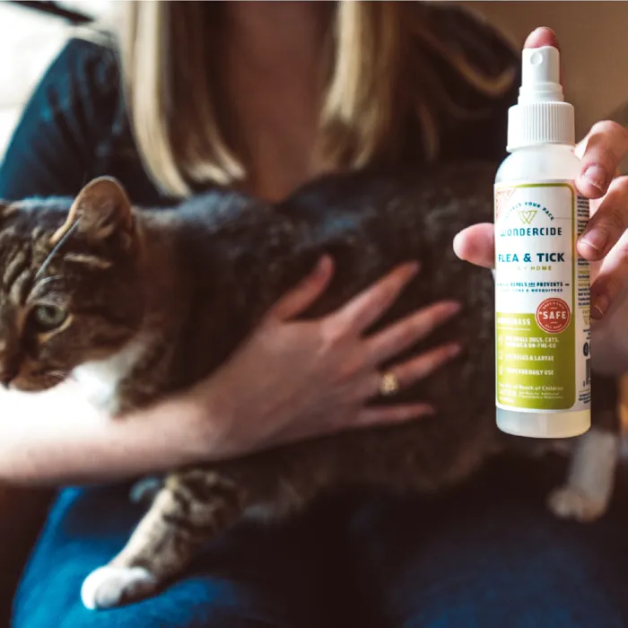 Wondercide Lemongrass Flea & Tick Spray 4-ounce cat application